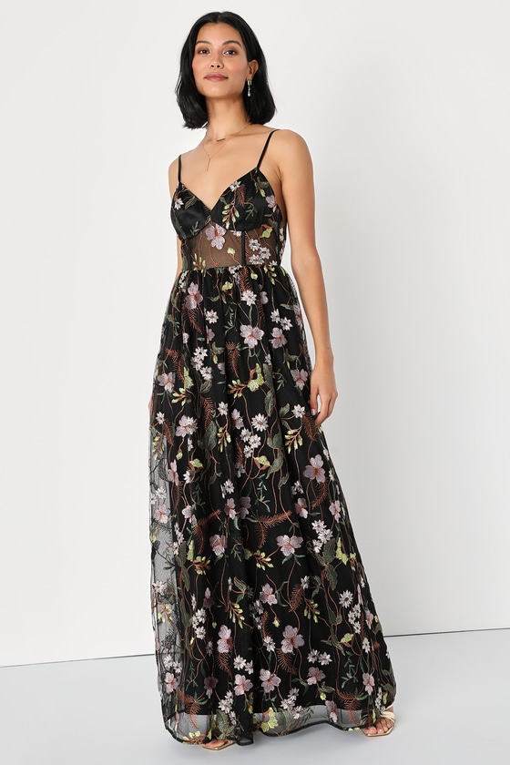 Customizable Vintage Rosinoco Court Princess Evening Gown With Black Flower  Veil Perfect For Renaissance Princesses And RoyalVictoria Costume From  Greatwallnb, $211.17 | DHgate.Com